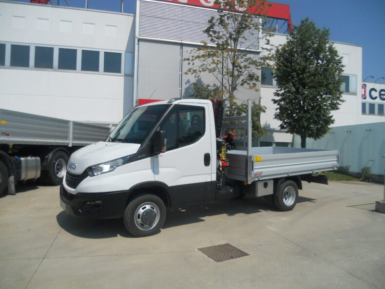 IVECO DAILY 35C16 CON GRU F32A.0.22 + CASS. FISSO