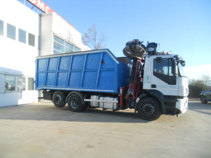 IVECO STRALIS AD260S45 CON CARICATORE MEC E RIBALT. POST.