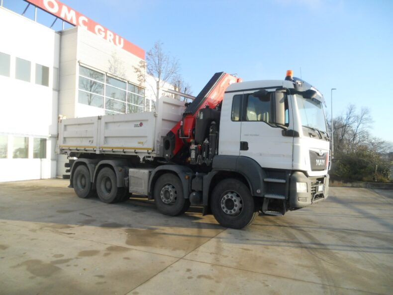 MAN TGS 41.460 CON GRU FASSI F660RA2.26 E CASSONE RIBALTABILE