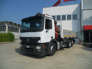 MERCEDES ACTROS 25.32 CON GRU FASSI F235ACXP.24 L214 PLE E CASSONE RIB.LE TRILATERALE