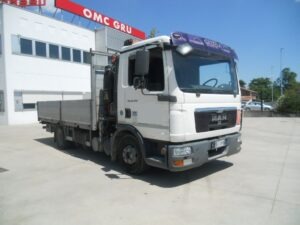 MAN TGL 12.250/P CON GRU FASSI F90ACXP.23 E CASSONE RIB.LE TRILAT.