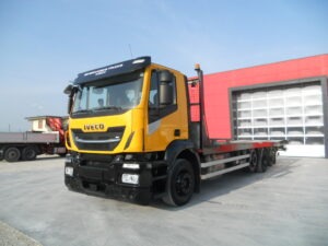 IVECO STRALIS AD320S42Y/FS CON PIANALE CON RAMPE IDRAULICHE