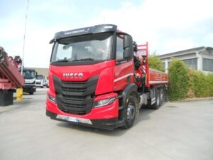 IVECO X-WAY AD280X460 CON GRU FASSI F245A.0.24 L213 E CASSONE RIB.TRILAT.