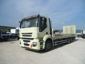 IVECO STRALIS AD260A36 CON PIANALE CON RAMPE
